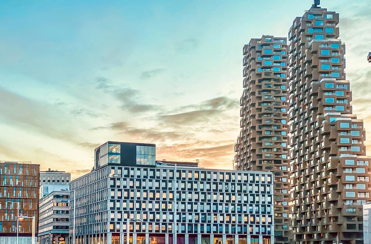 Tailor-made engineering team working together